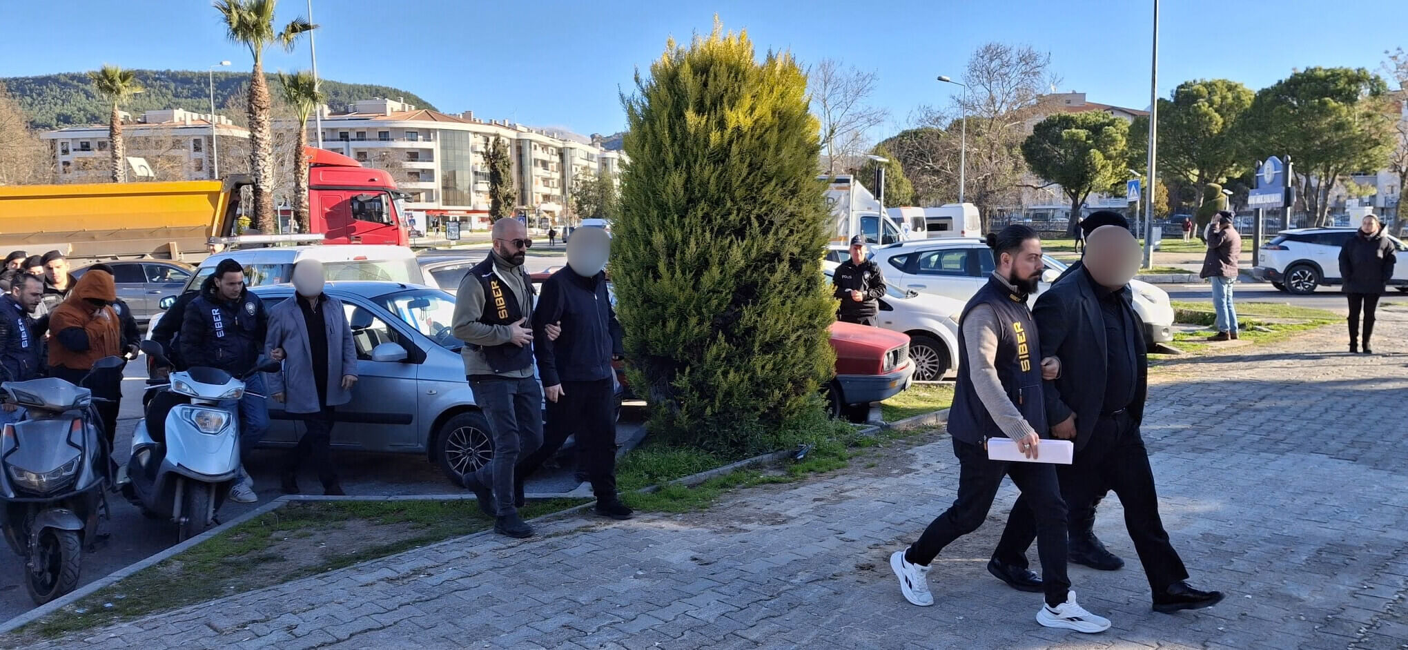 "Sakaraltı Sakarüstü Operasyonunun" Şüphelileri Adliyede