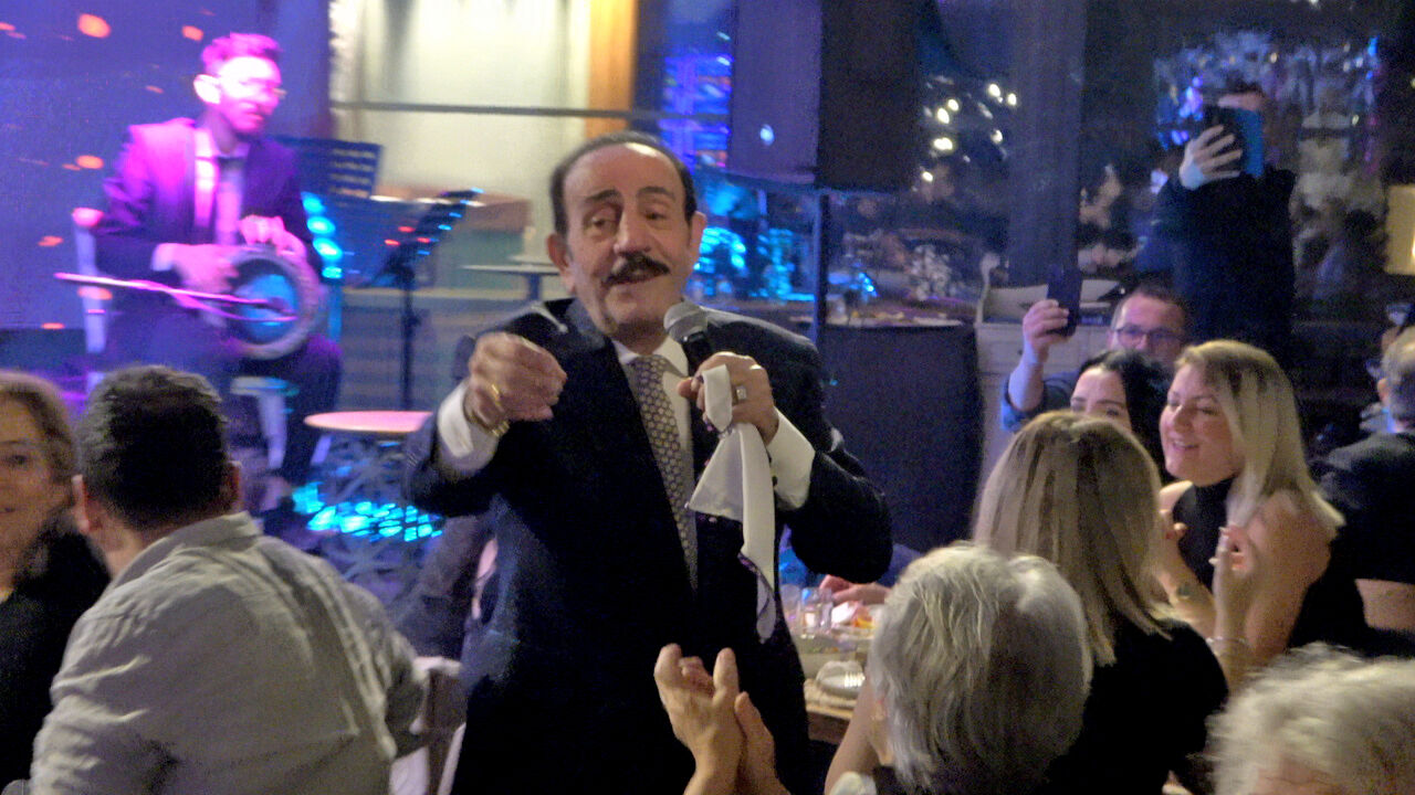 Mustafa Keser’den Hayal Kahvesi’nde Büyüleyici Performans