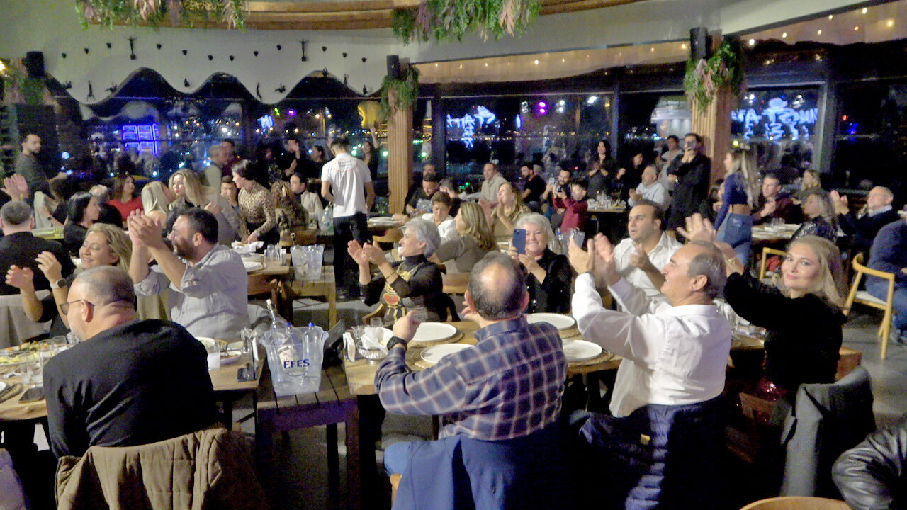 Mustafa Keser’den Hayal Kahvesi’nde Büyüleyici Performans