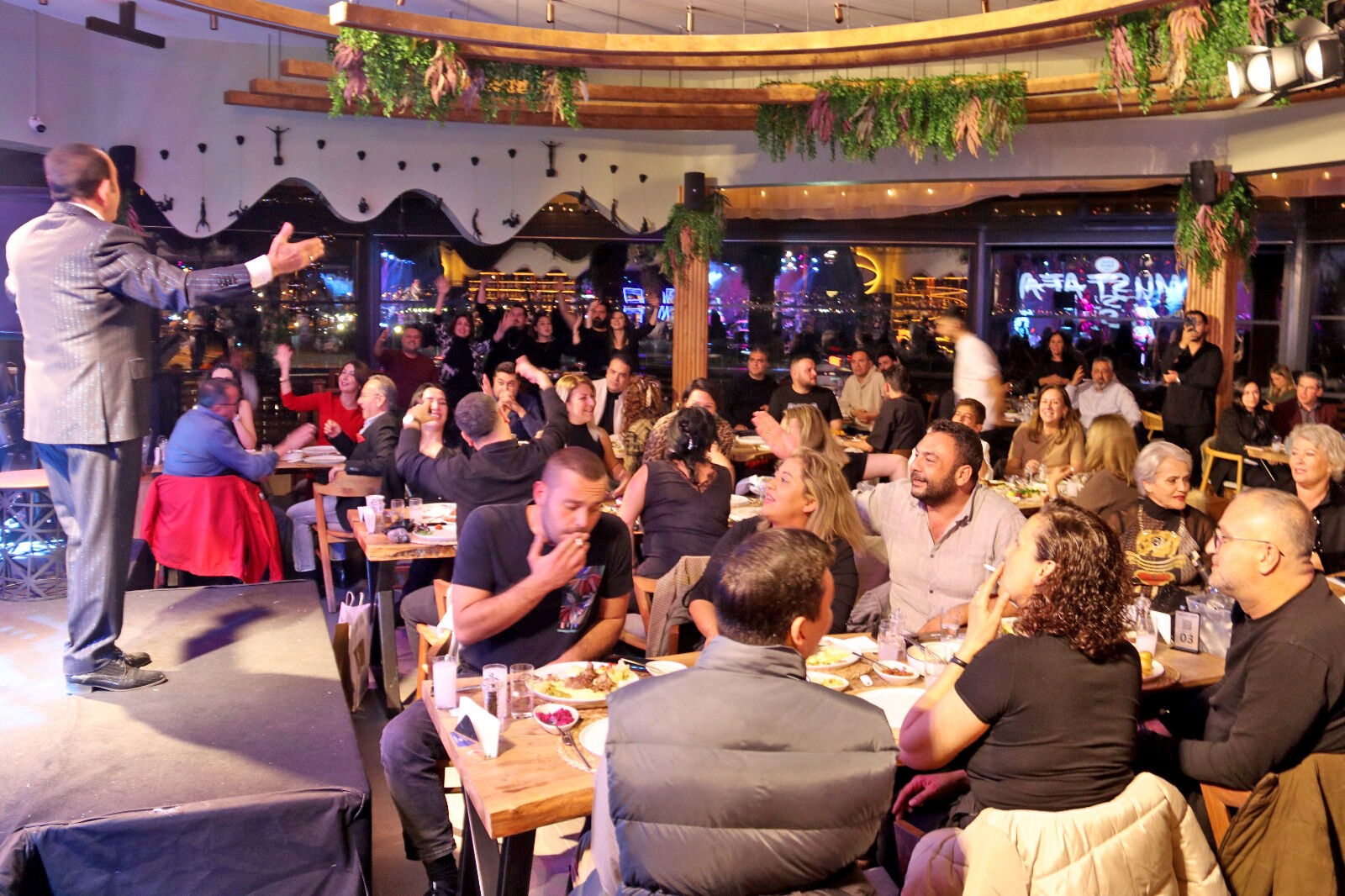 Mustafa Keser’den Hayal Kahvesi’nde Büyüleyici Performans