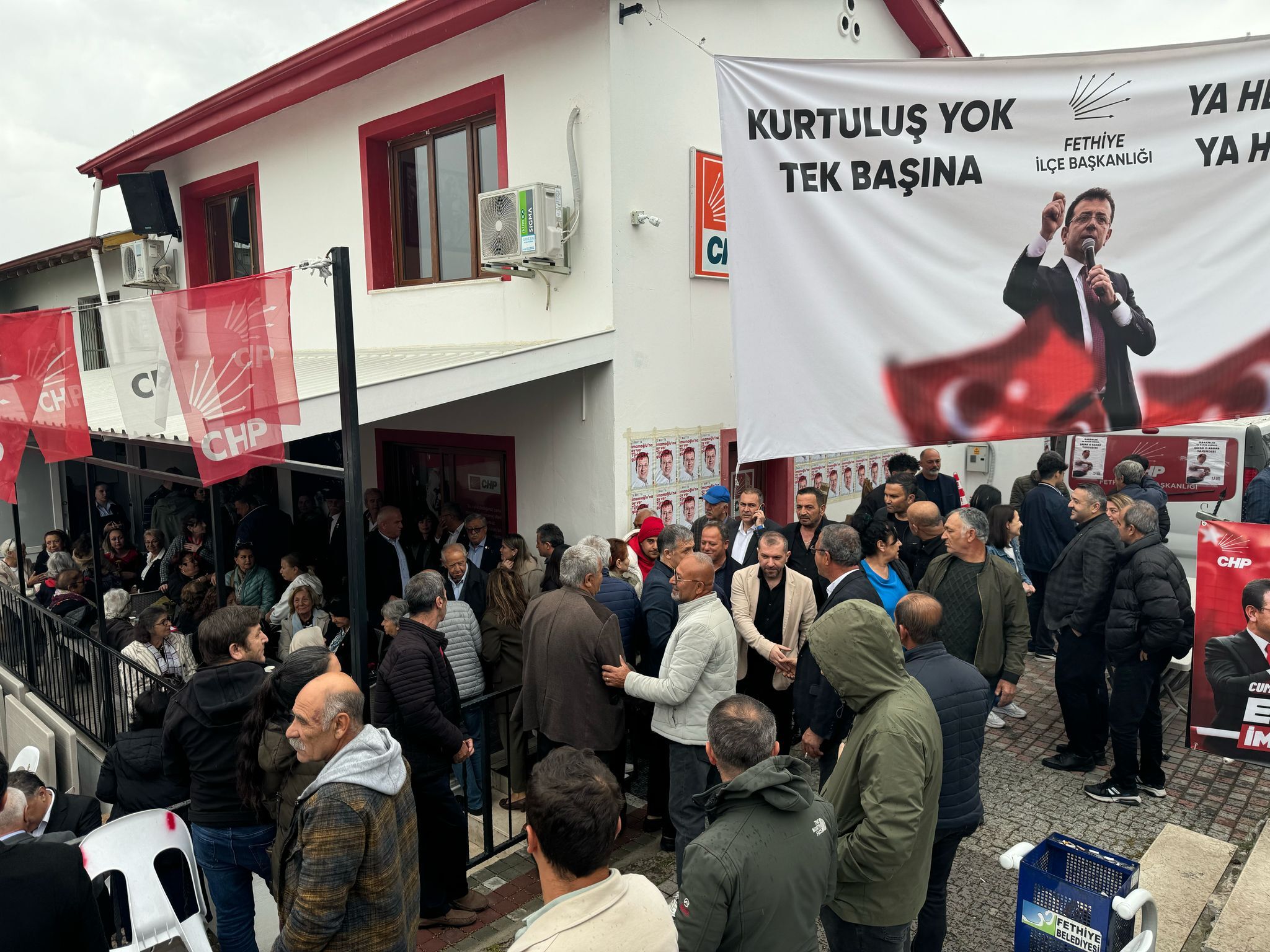 CHP Fethiye’de “Özgürlük ve Erken Seçim” İçin İmza Kampanyası