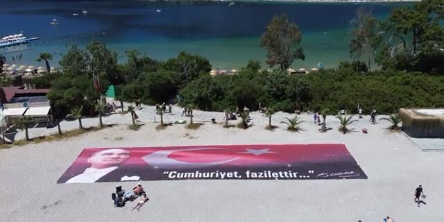 Ölüdeniz’de 19 Mayıs Hem Karada Hem Havada Coşkuyla Kutlandı