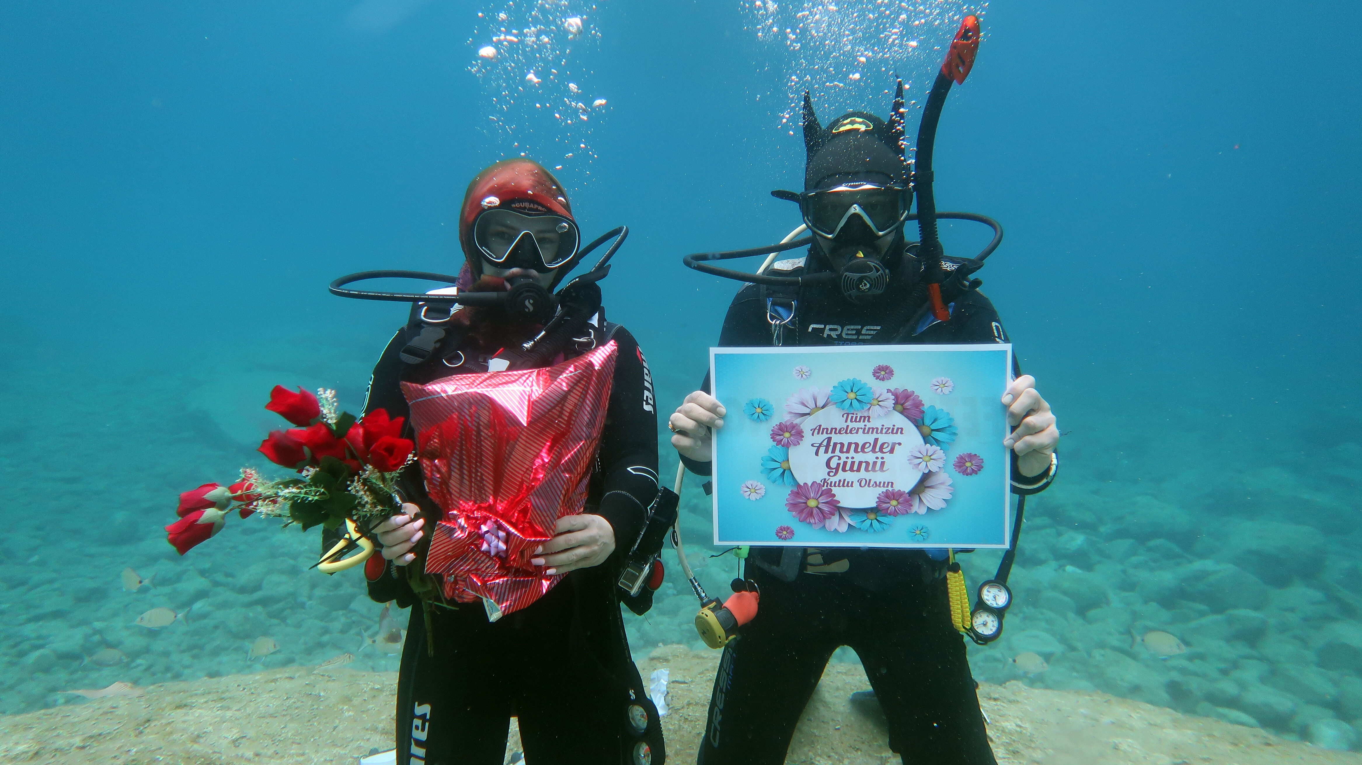 Fethiye Diving Center'dan Su Altında Anneler Günü Kutlaması