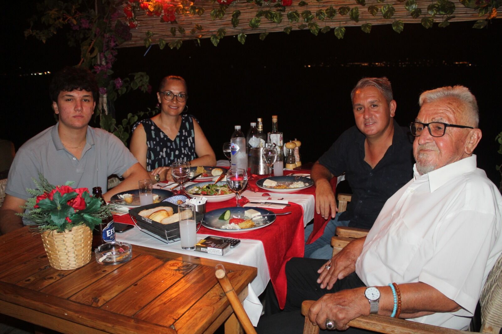 20. Evlilik Yıl Dönümünü Kutladılar