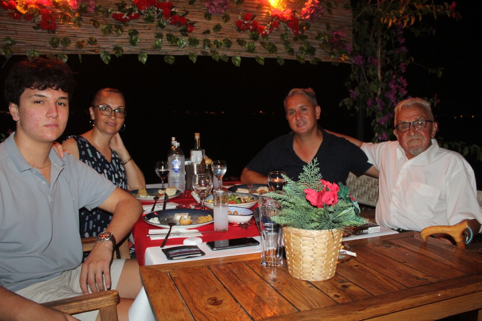 20. Evlilik Yıl Dönümünü Kutladılar
