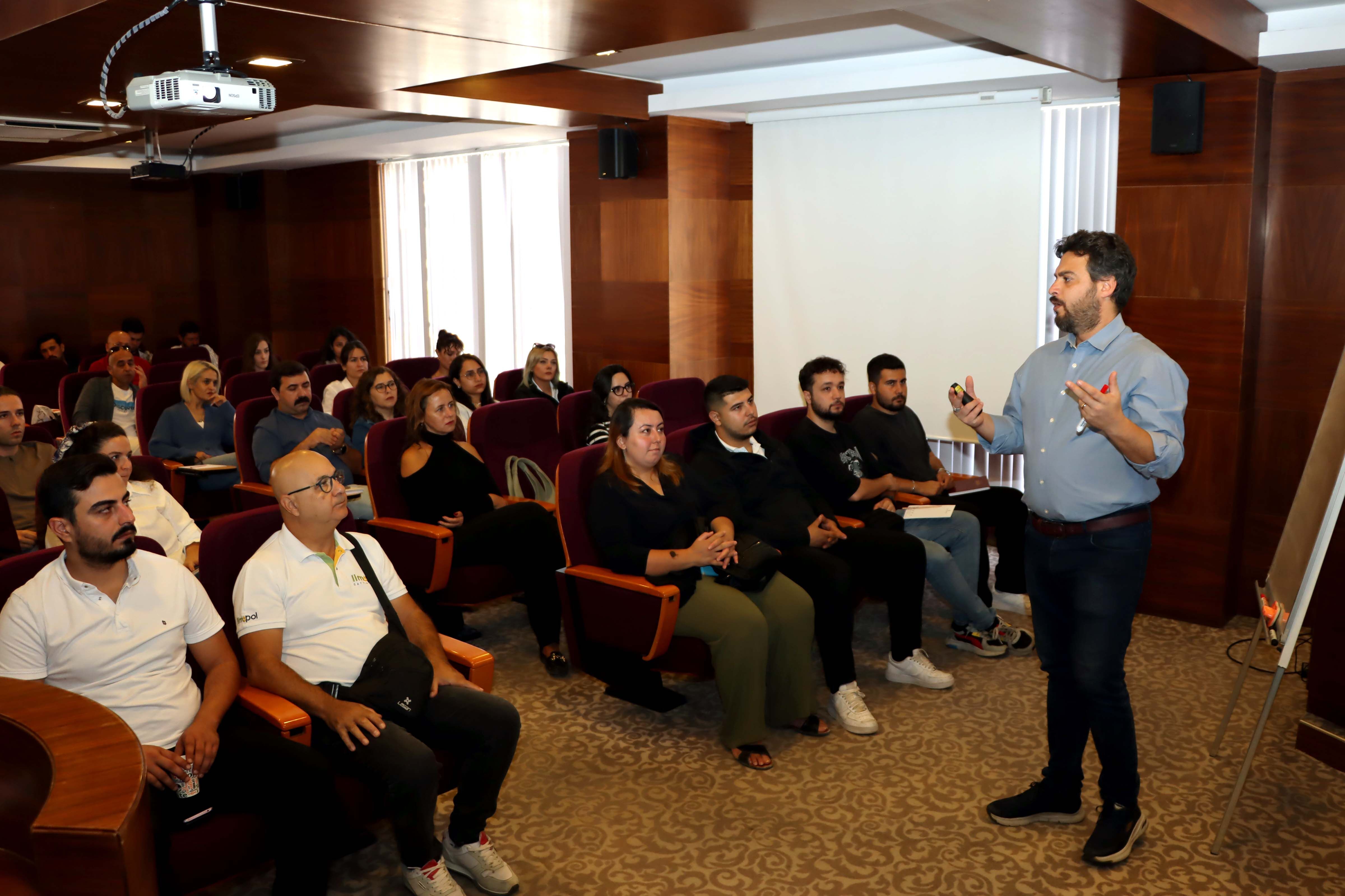 FTSO’nun Satışta İkna Ve Müzakere Teknikleri Eğitimi