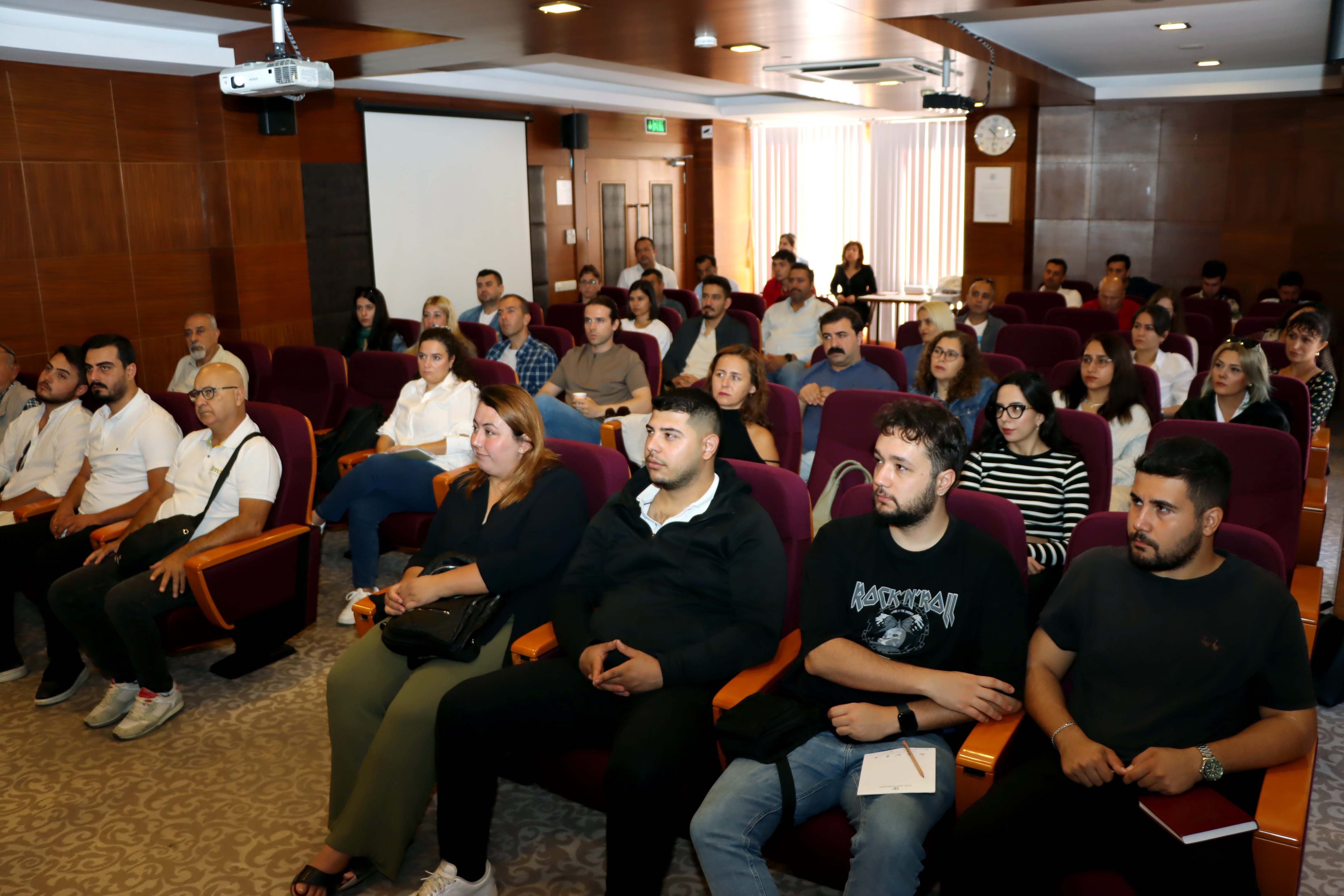 FTSO’nun Satışta İkna Ve Müzakere Teknikleri Eğitimi