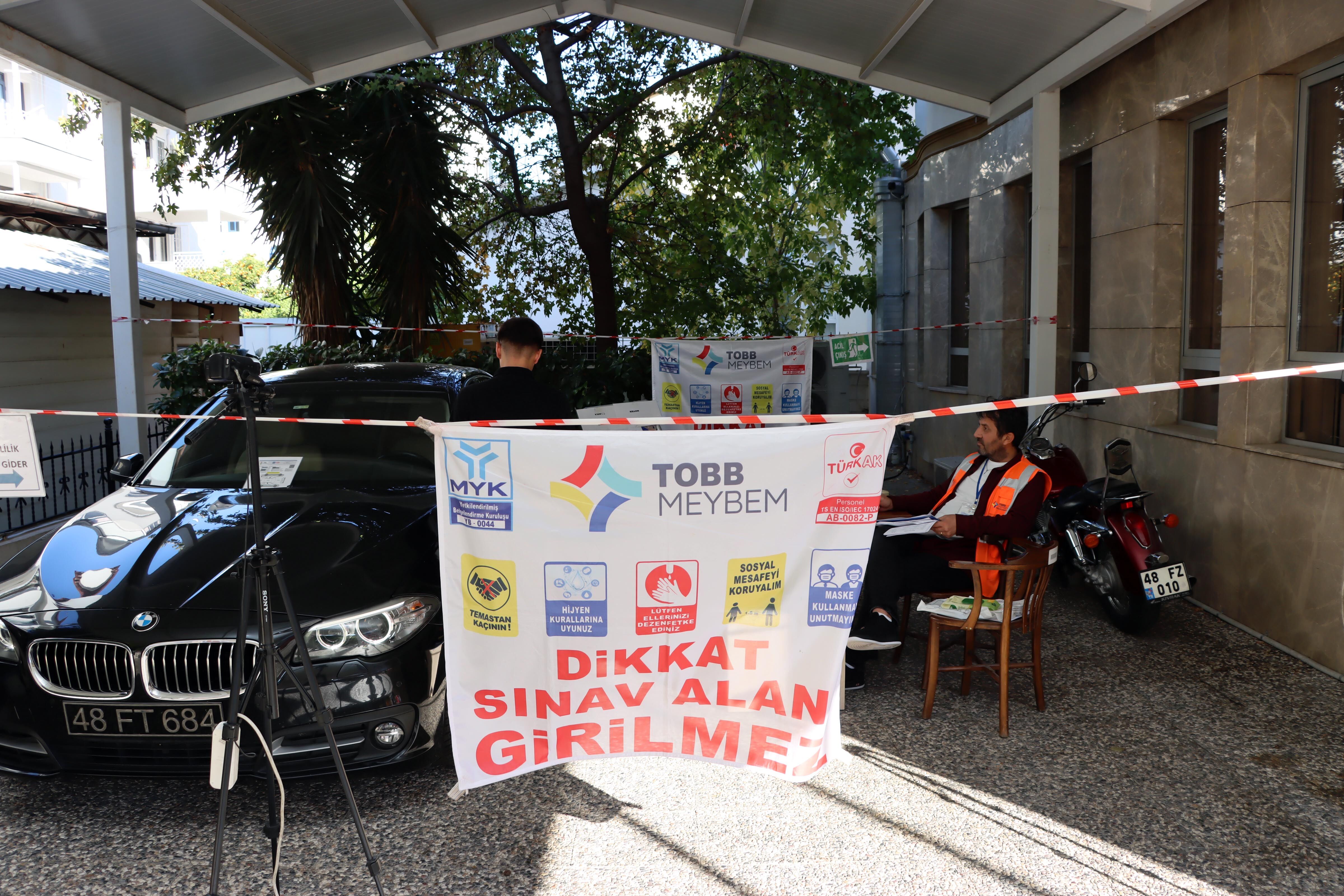 2. El Motorlu Kara Taşıtları Alım Satım Mesleki Yeterlilik Sınavı Yapıldı
