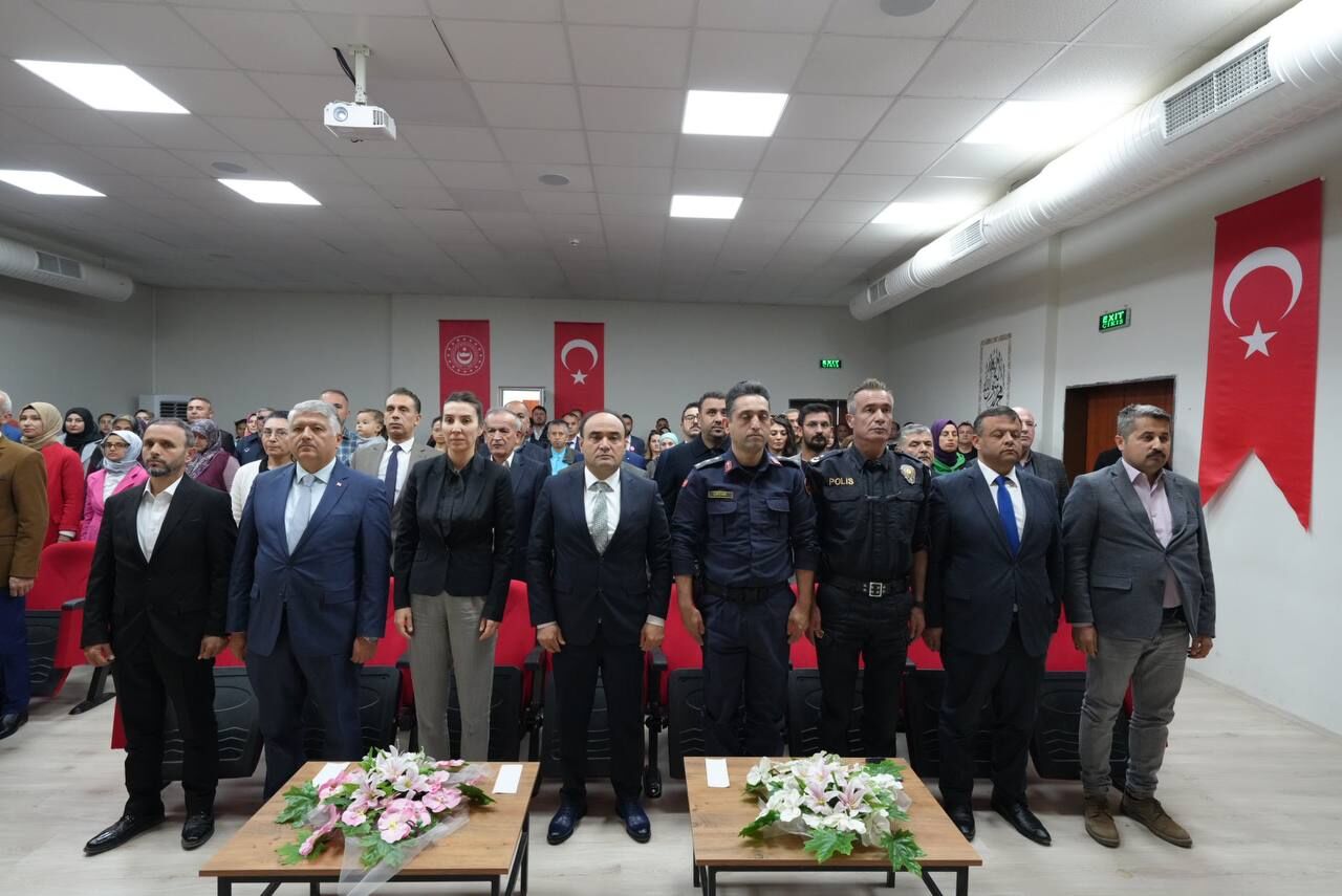 Seydi̇kemer’de İsti̇klal Marşimizin Kabulü Gururla Kutlandi (2)