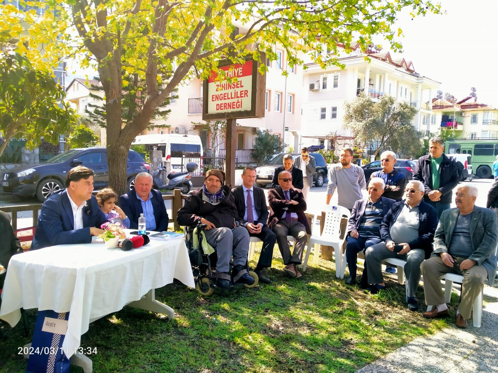 Karaca, Zihinsel Engelliler Derneğini Ziyaret Etti (4)