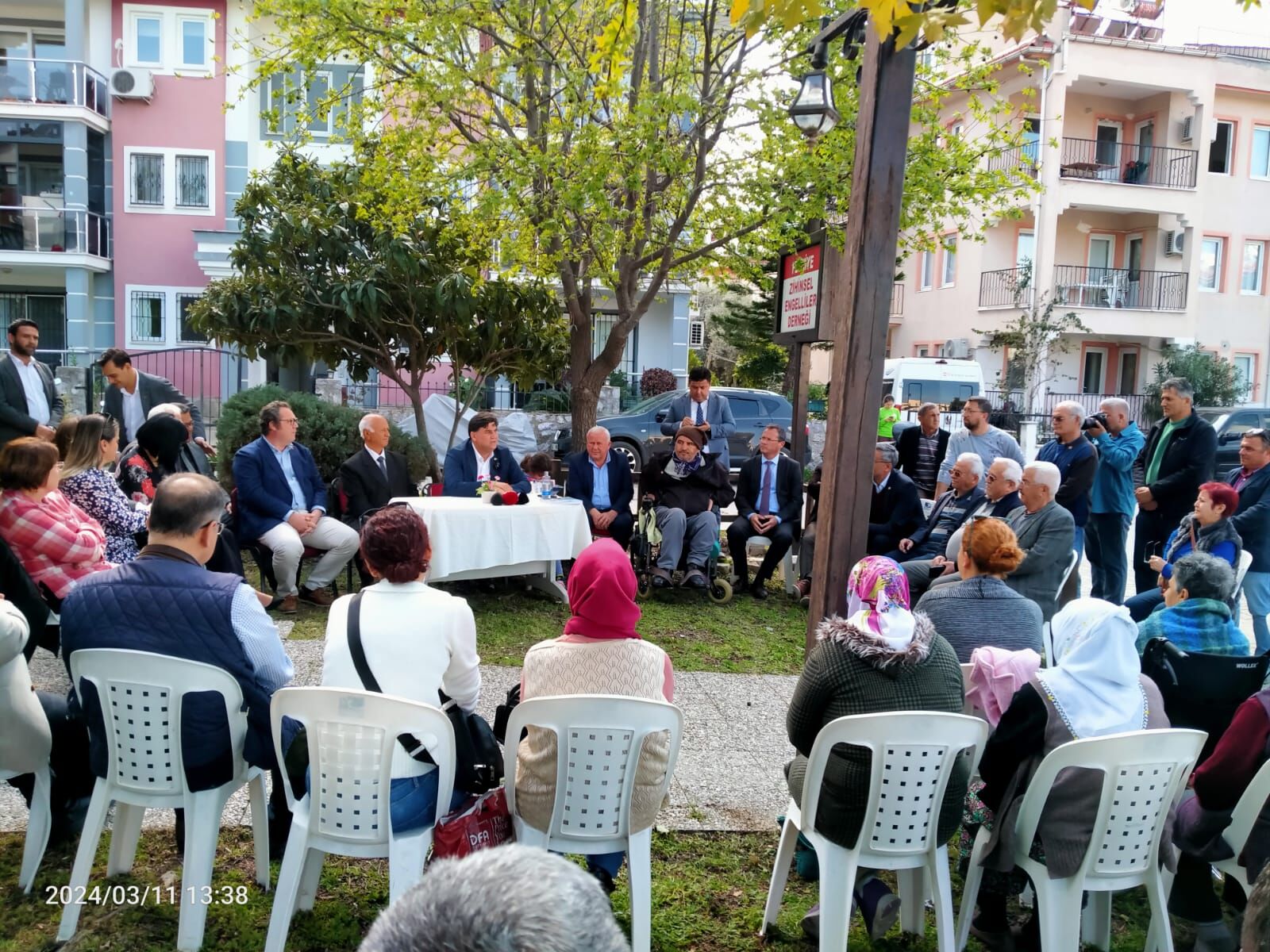 Karaca, Zihinsel Engelliler Derneğini Ziyaret Etti (1)