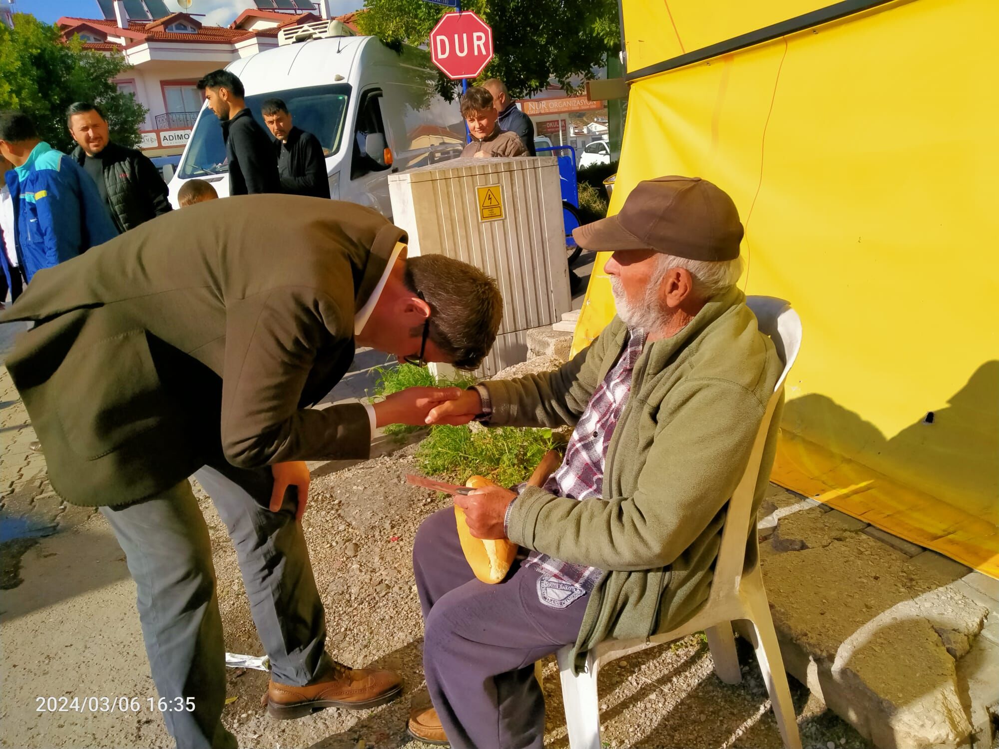 Kökten Çocuklara Top Hediye Etti (3)