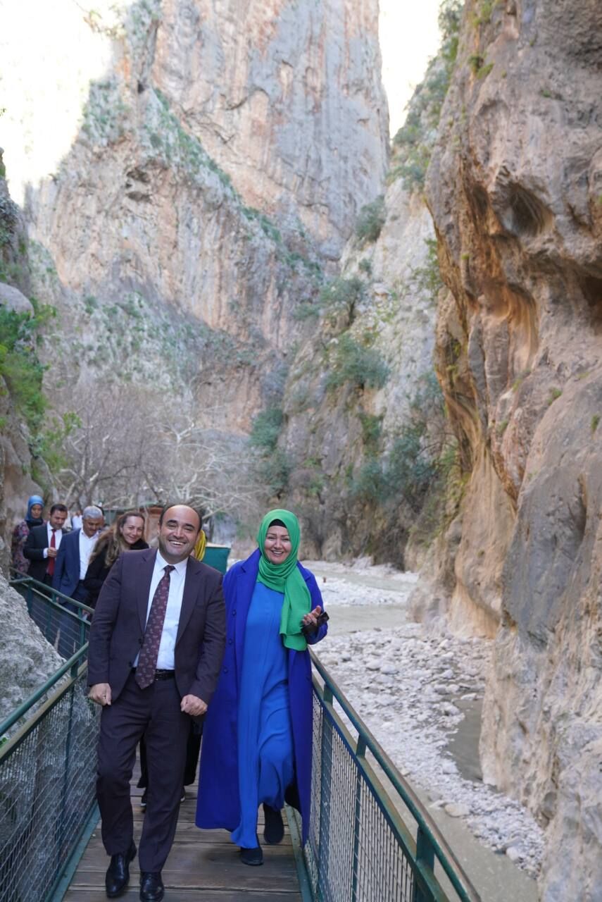 Ünlü Sunucu Gürpinar, Saklikent’e Hayran Kaldi (7)