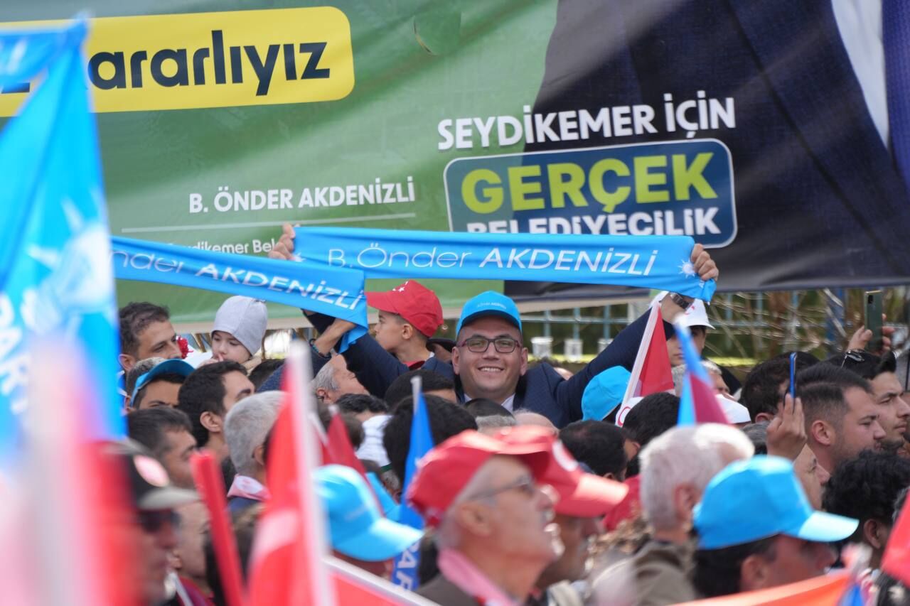 Cumhurbaşkani Erdoğan Akdeni̇zli̇ İle El Ele (5)