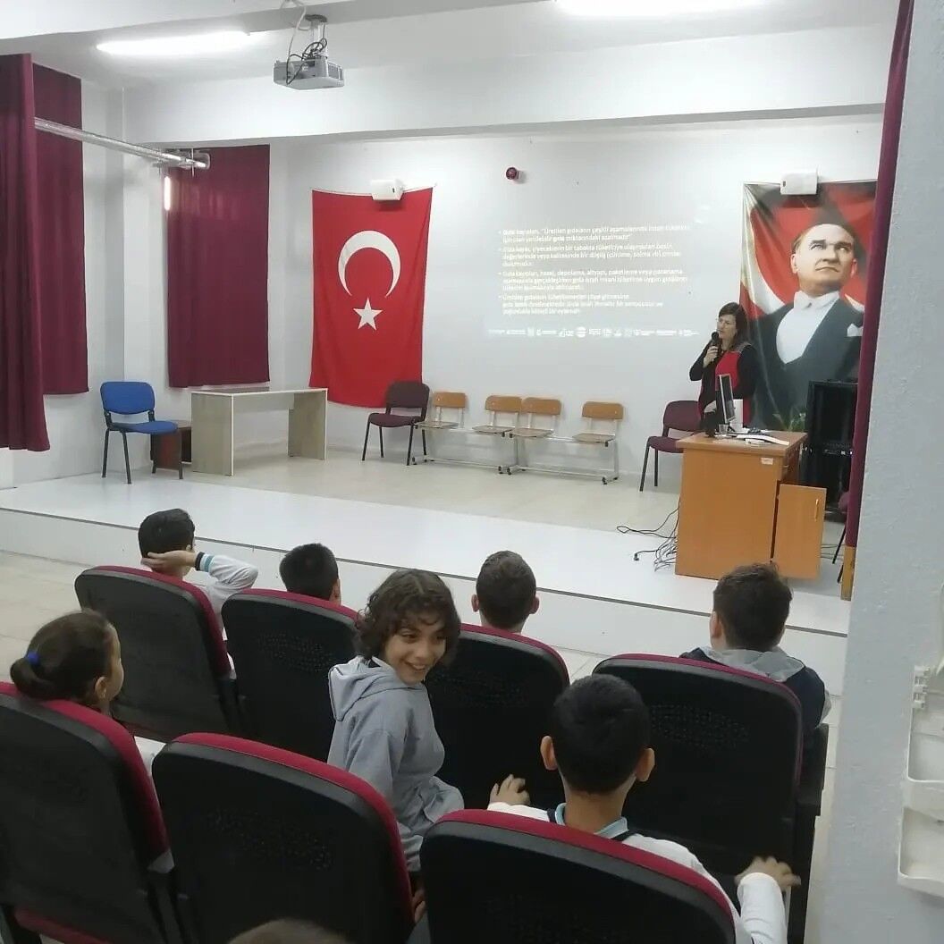 Ortaokul Öğrencilerine Gıda İsrafı Ve Kompost Yapım Eğitimi (5)