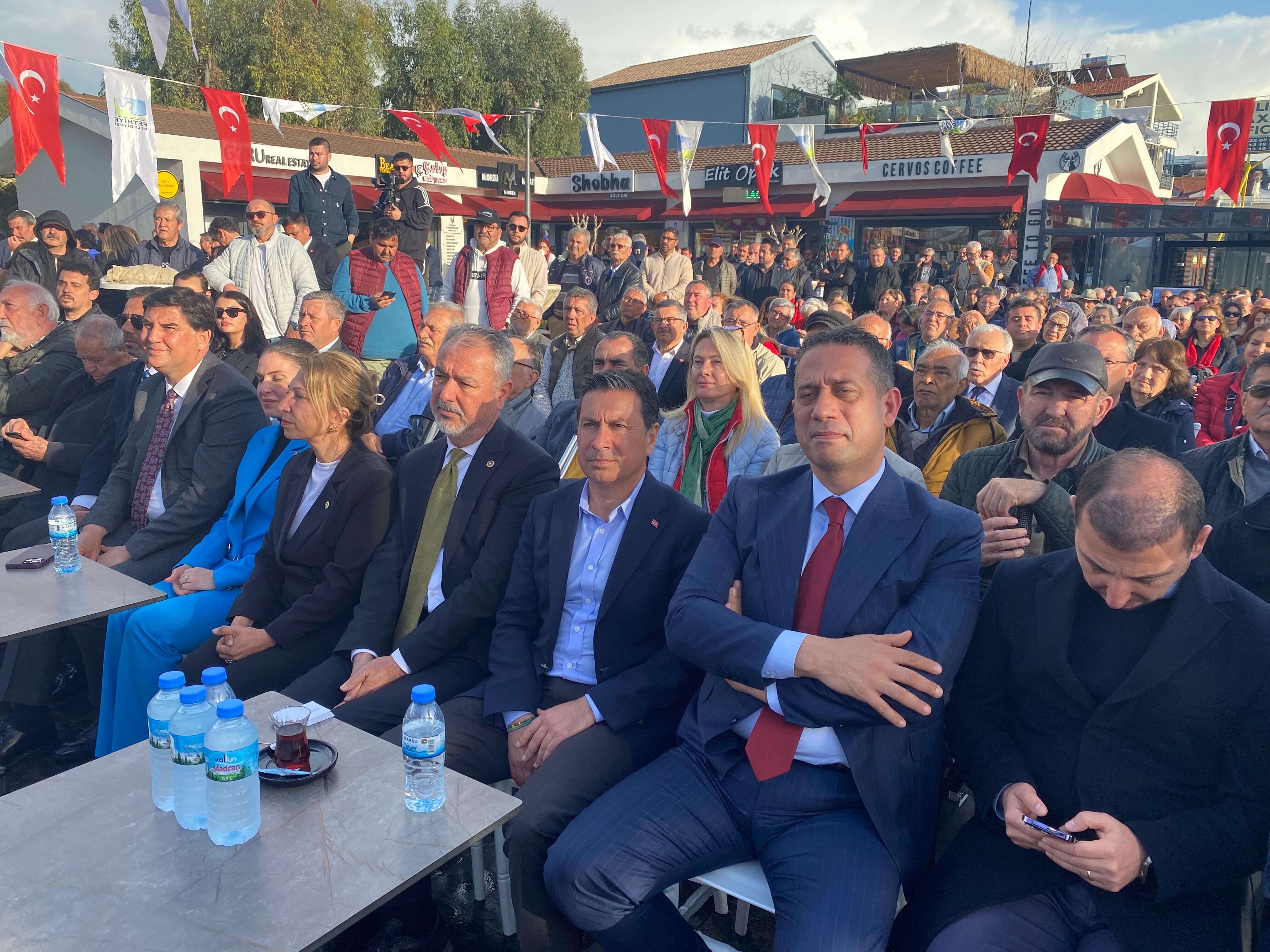 Hizmet Tanıtım Toplantısına Yoğun Katılım Oldu (14)