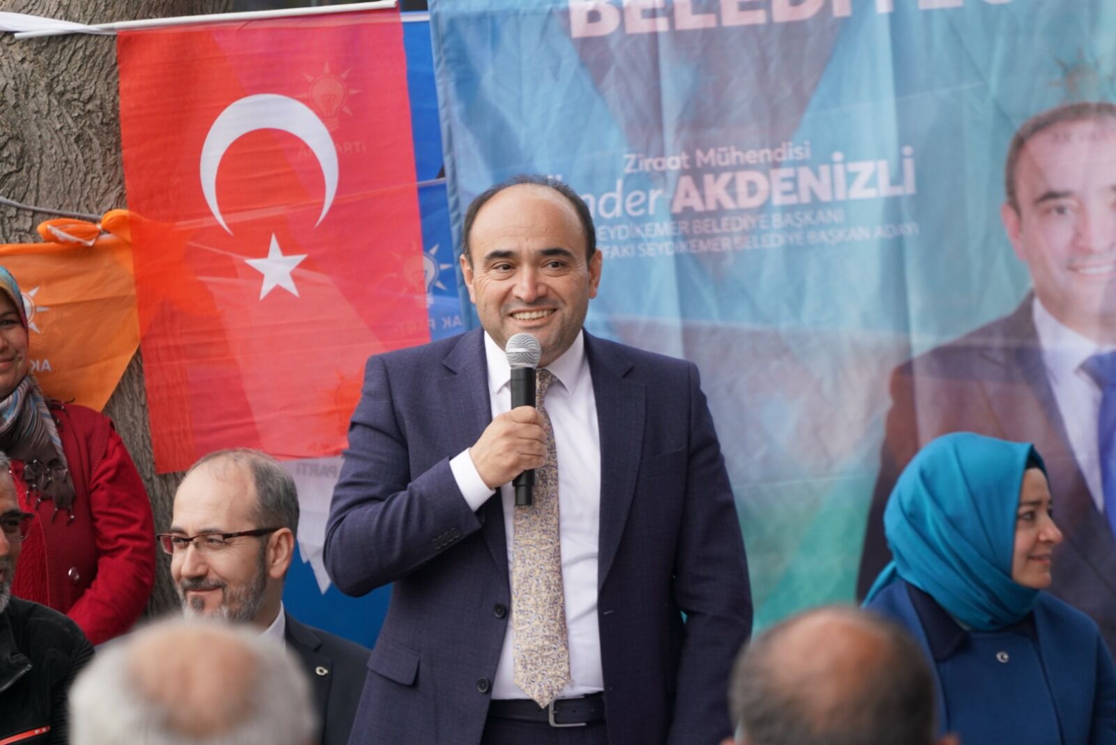 Başkan Akdeni̇zli̇ Seçi̇m Çalişmalarina Devam Edi̇yor (13)