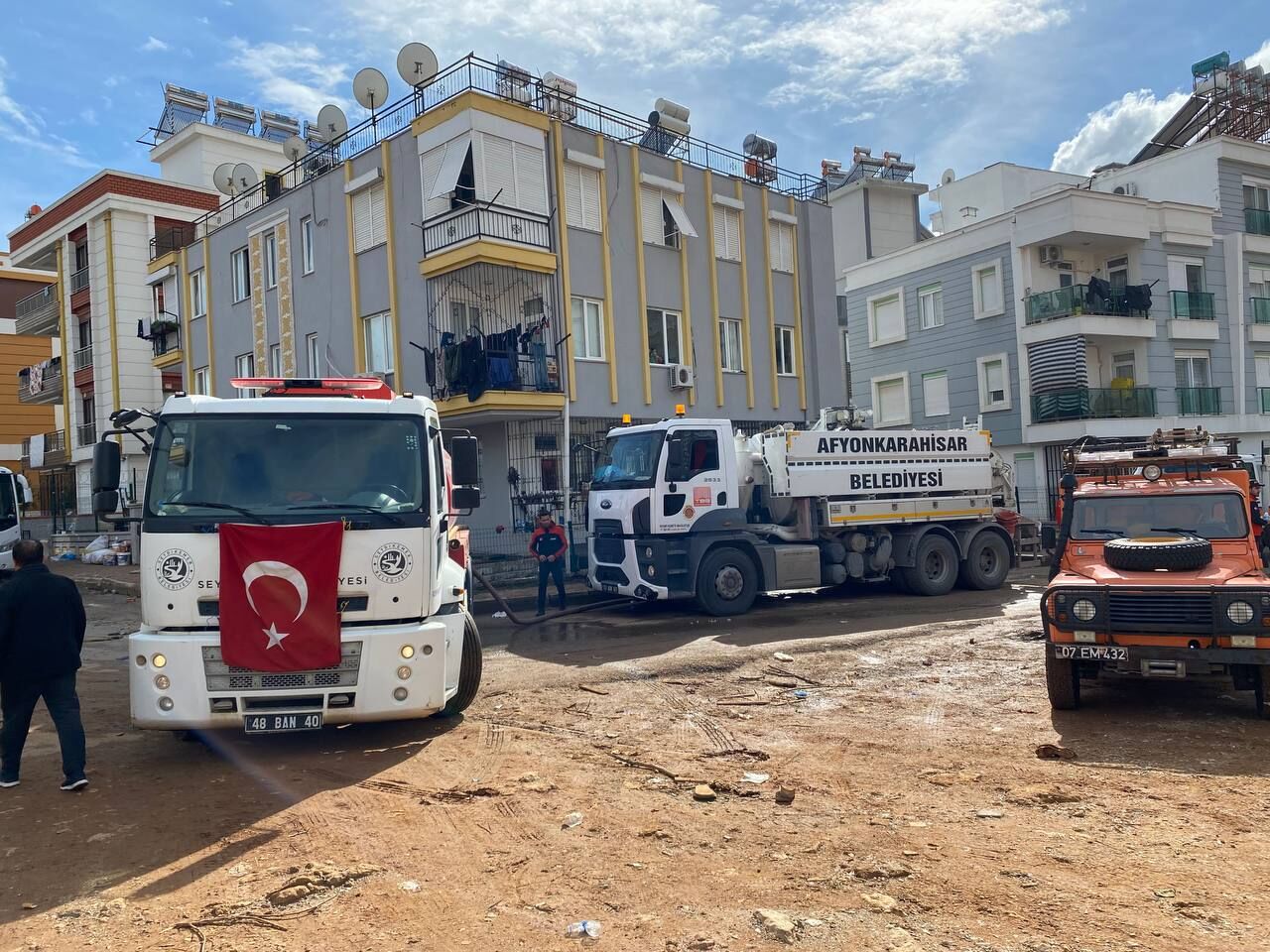 Başkan Akdeni̇zli̇ “Antalya’yi Zor Günleri̇nde Yalniz Birakmadik” (2)