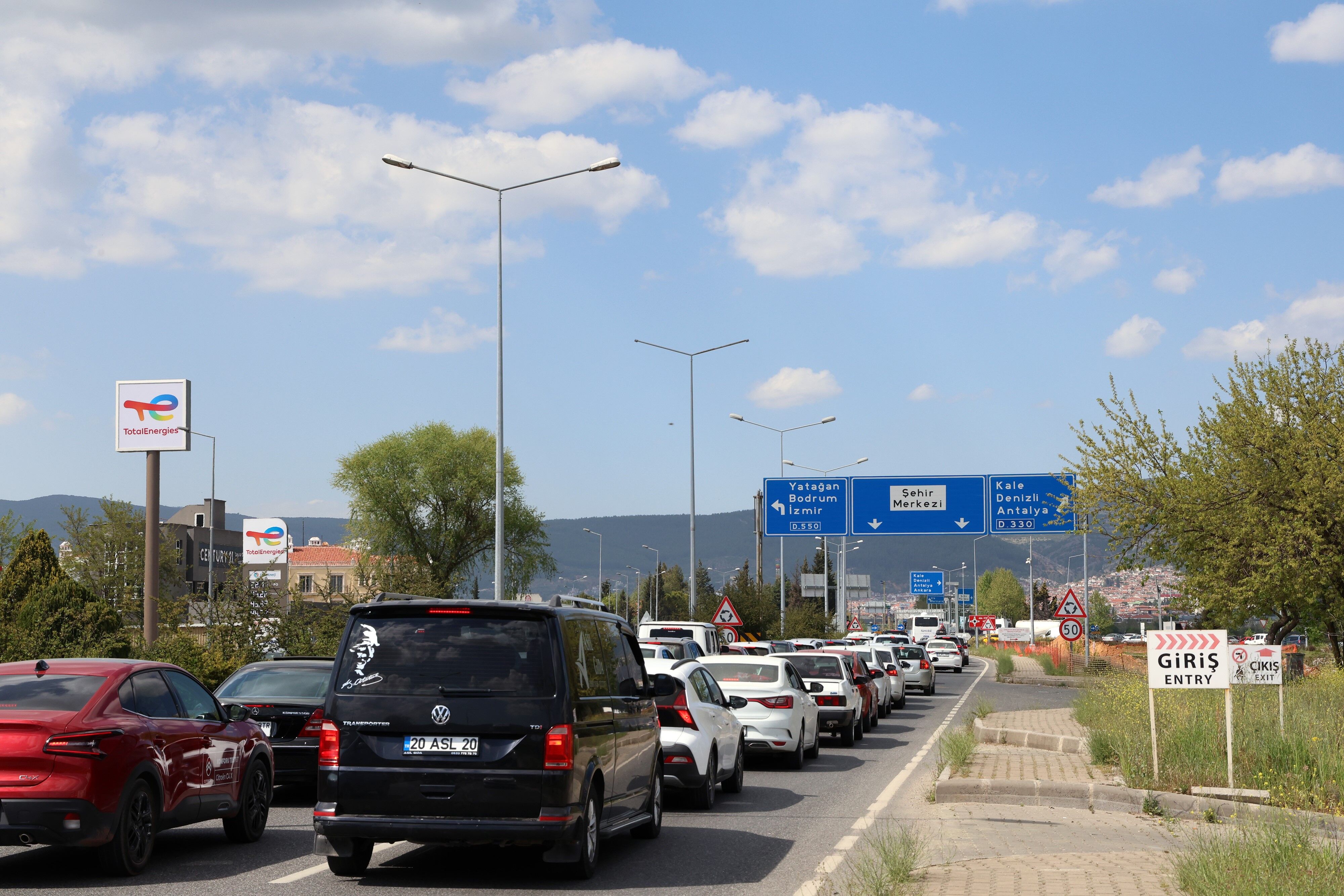 Tatilcilerin Araç Kuyruğunun Sonu Görünmüyor (5)