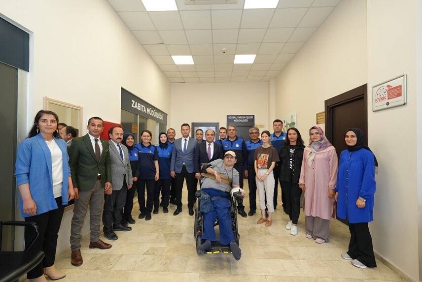 Başkan Akdeni̇zli̇, Personeli̇yle Bayramlaşti (4)
