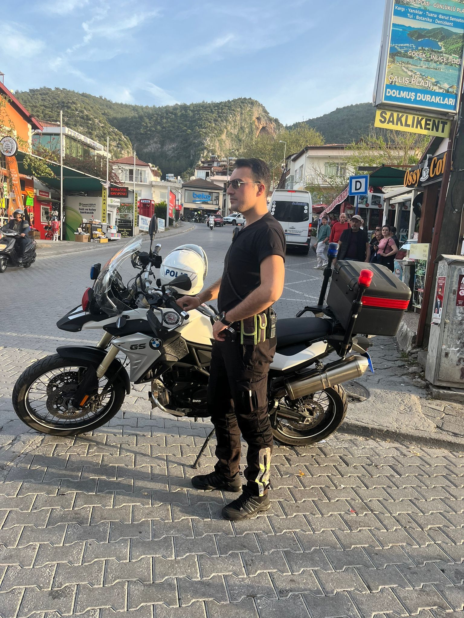 Fethiye’de Seçim Güvenliği Sebebiyle Yollar Trafiğe Kapatıldı (3)