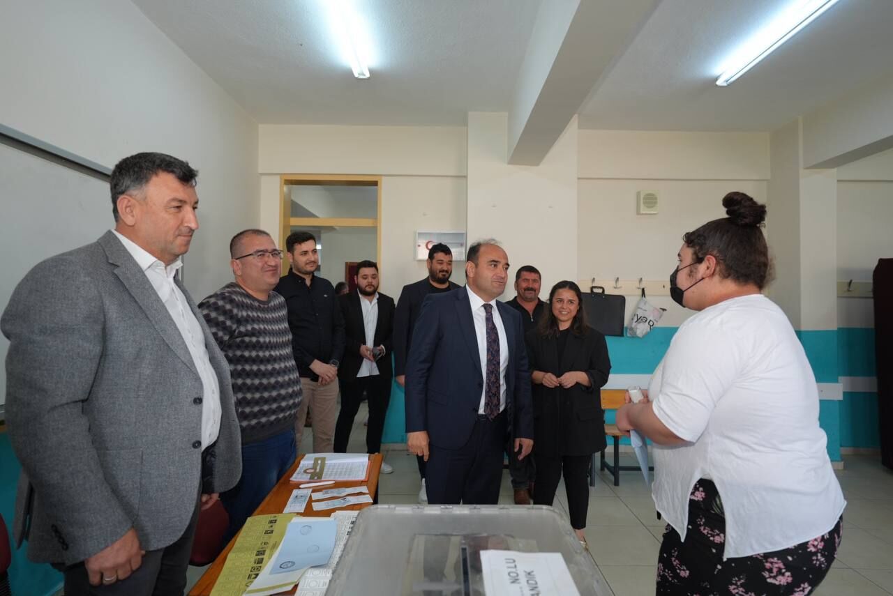 Akdeni̇zli̇ Sandik Görevli̇leri̇ni̇ Zi̇yaret Etti̇ (1)