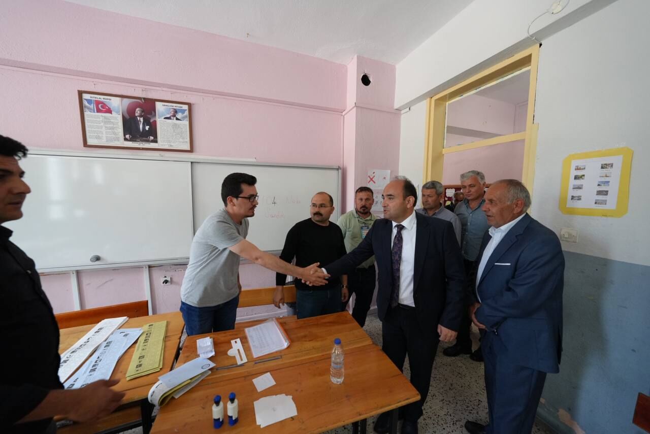 Akdeni̇zli̇ Sandik Görevli̇leri̇ni̇ Zi̇yaret Etti̇ (13)