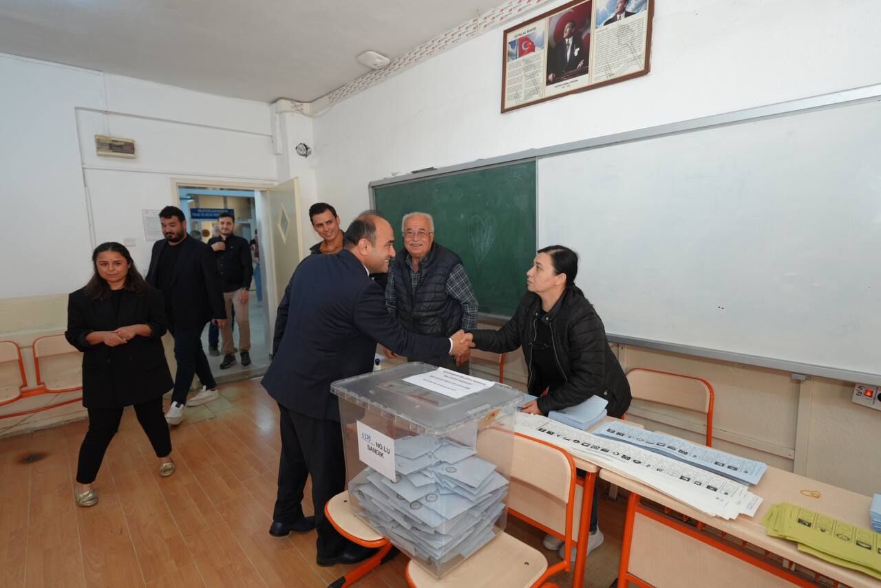 Akdeni̇zli̇ Sandik Görevli̇leri̇ni̇ Zi̇yaret Etti̇ (4)