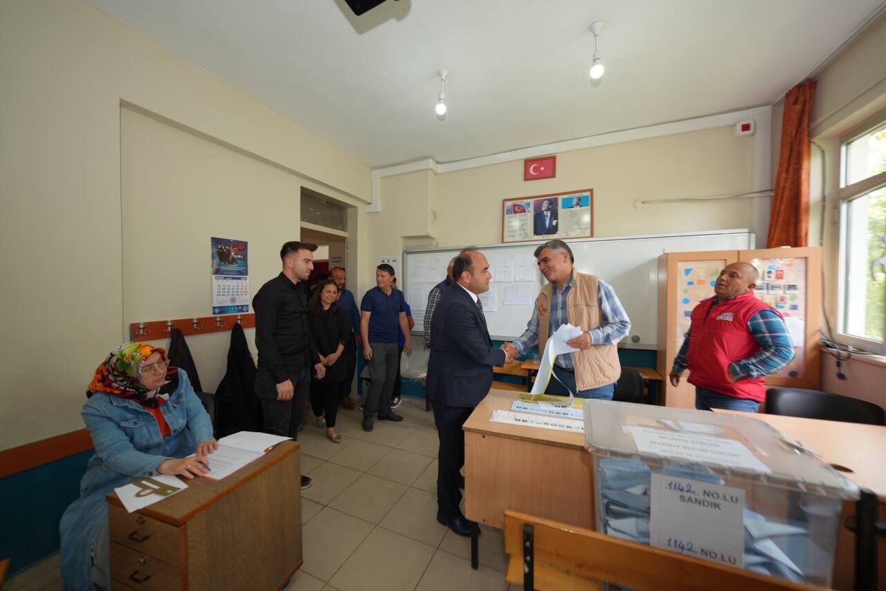 Akdeni̇zli̇ Sandik Görevli̇leri̇ni̇ Zi̇yaret Etti̇ (8)