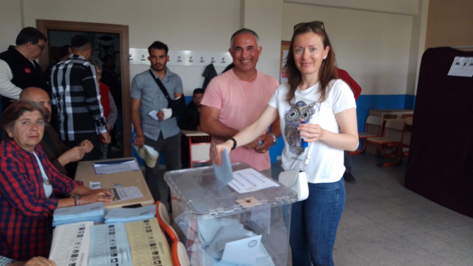 Fethiye’de Yaşayan Yerleşik Yabancılarda Oylarını Kullandı (7)