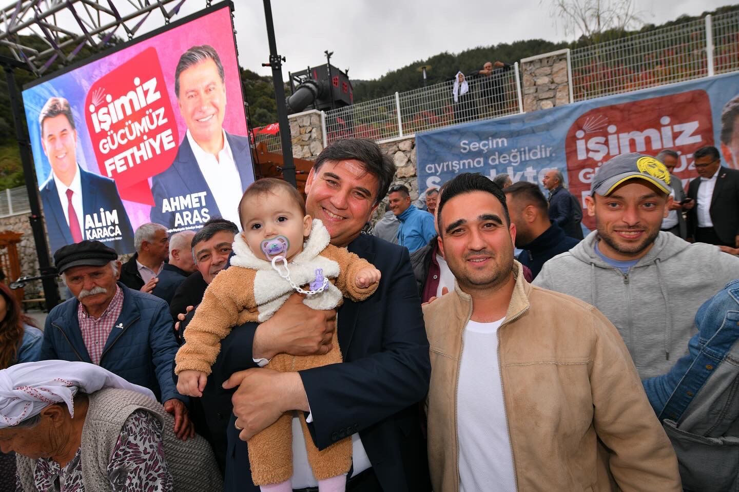 Alim Karaca Bizim Aklımızla Alay Etmeyin (3)