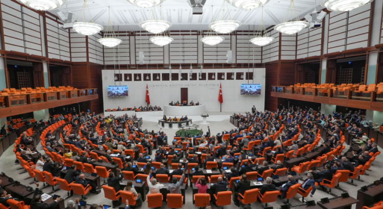 Emekli Bayram İkramiyesi 4 Bin Liraya Yükseliyor
