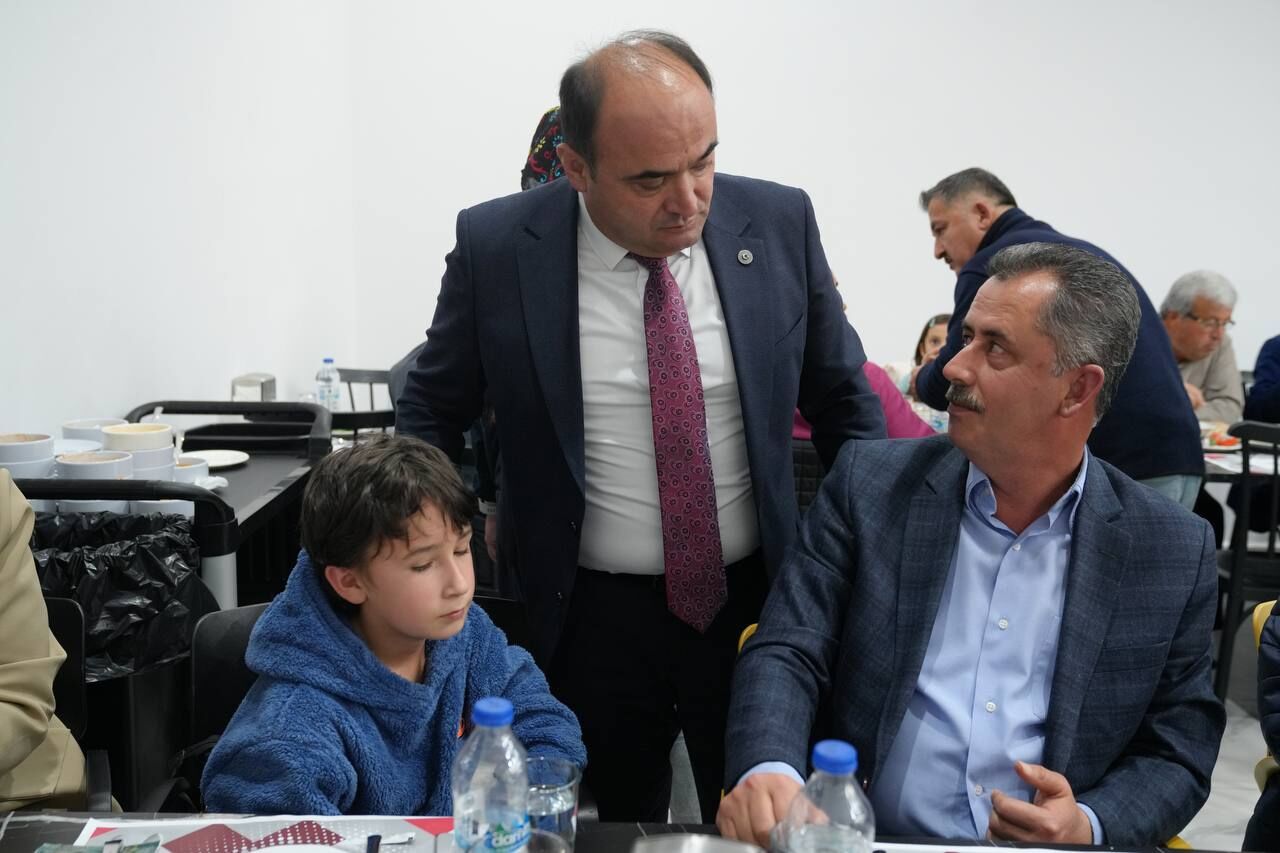 Seydikemer Belediye Meclisinden Birlik Beraberlik İftarı