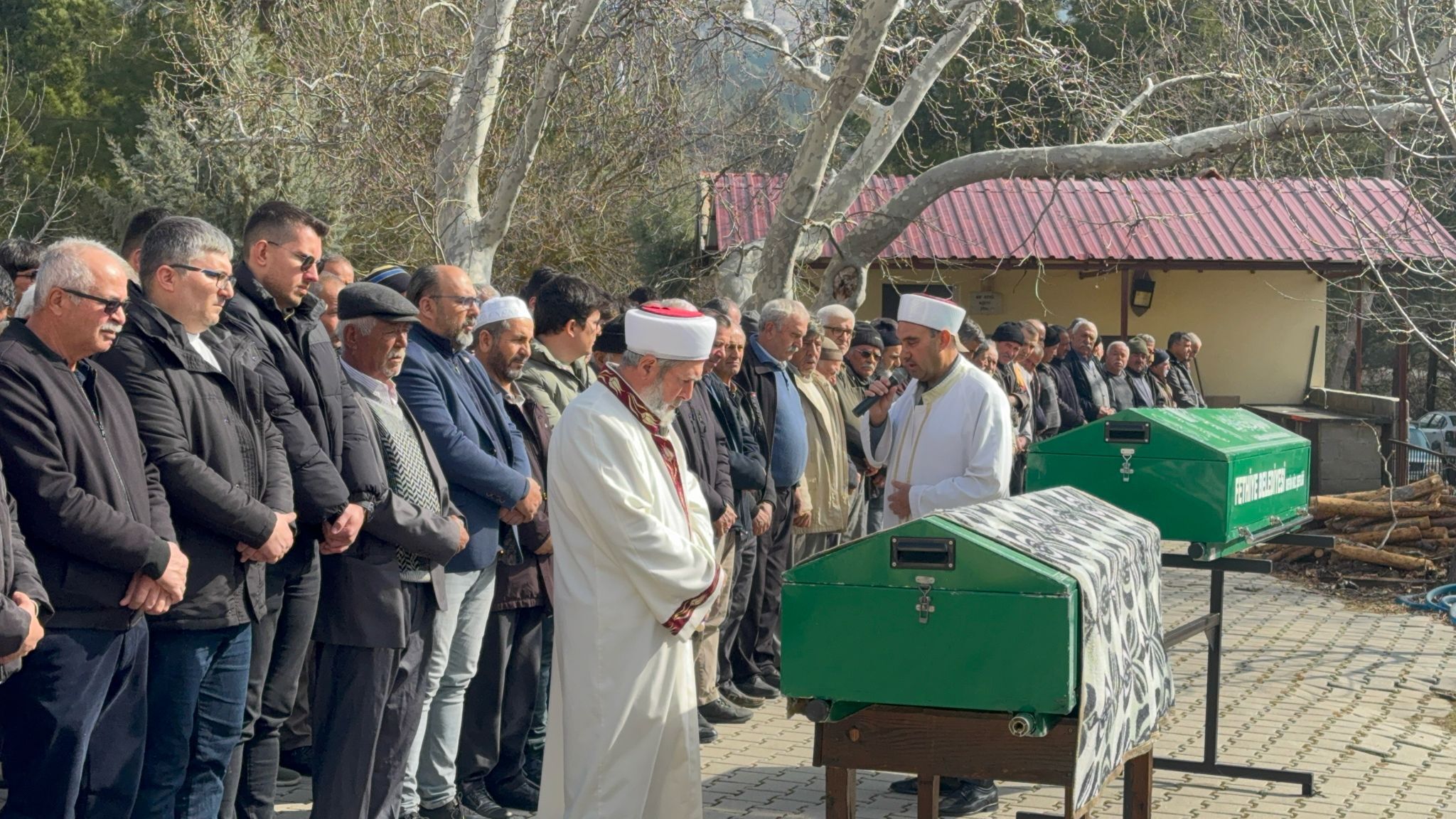 Fethiye’de Evde Çıkan Yangında Ölen Karı Koca Yan Yana Defnedildi