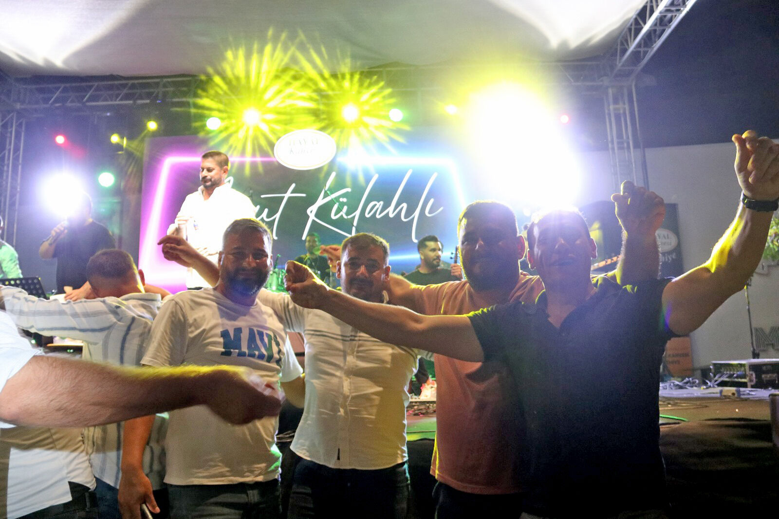 Mesut Külahlı, Fethiyelileri Mest Etti