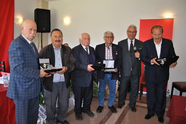 40 Yılı Aşkın Ortaklar Plaketle Ödüllendirildi