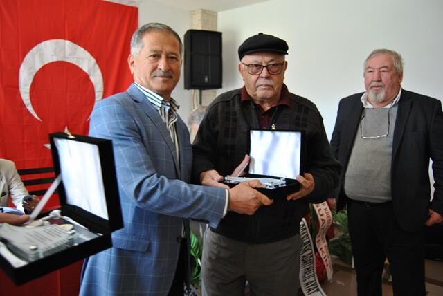 40 Yılı Aşkın Ortaklar Plaketle Ödüllendirildi