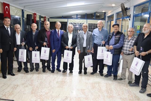 Fethiye'de 40 Yılı Dolduran Üyelere Plaket