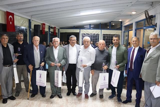 Fethiye'de 40 Yılı Dolduran Üyelere Plaket