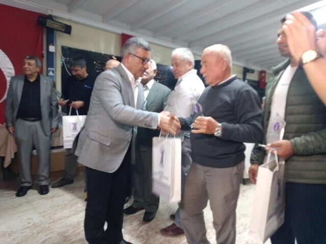 Fethiye'de 40 Yılı Dolduran Üyelere Plaket