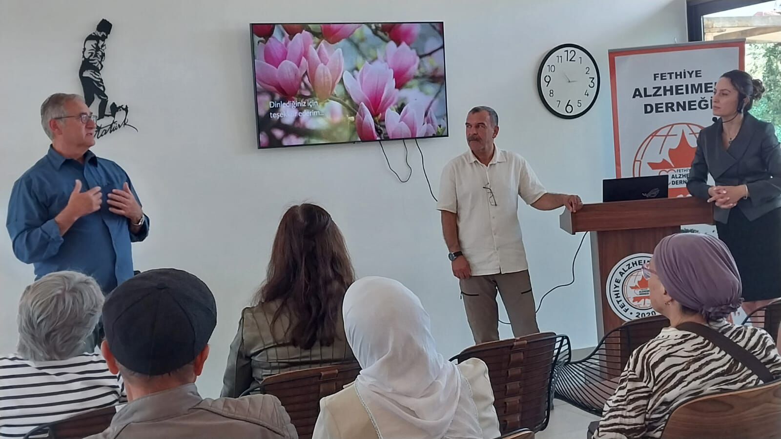 Fethiye Alzheimer Derneği'nden Yaşlılarda İlaç Kullanımı Semineri