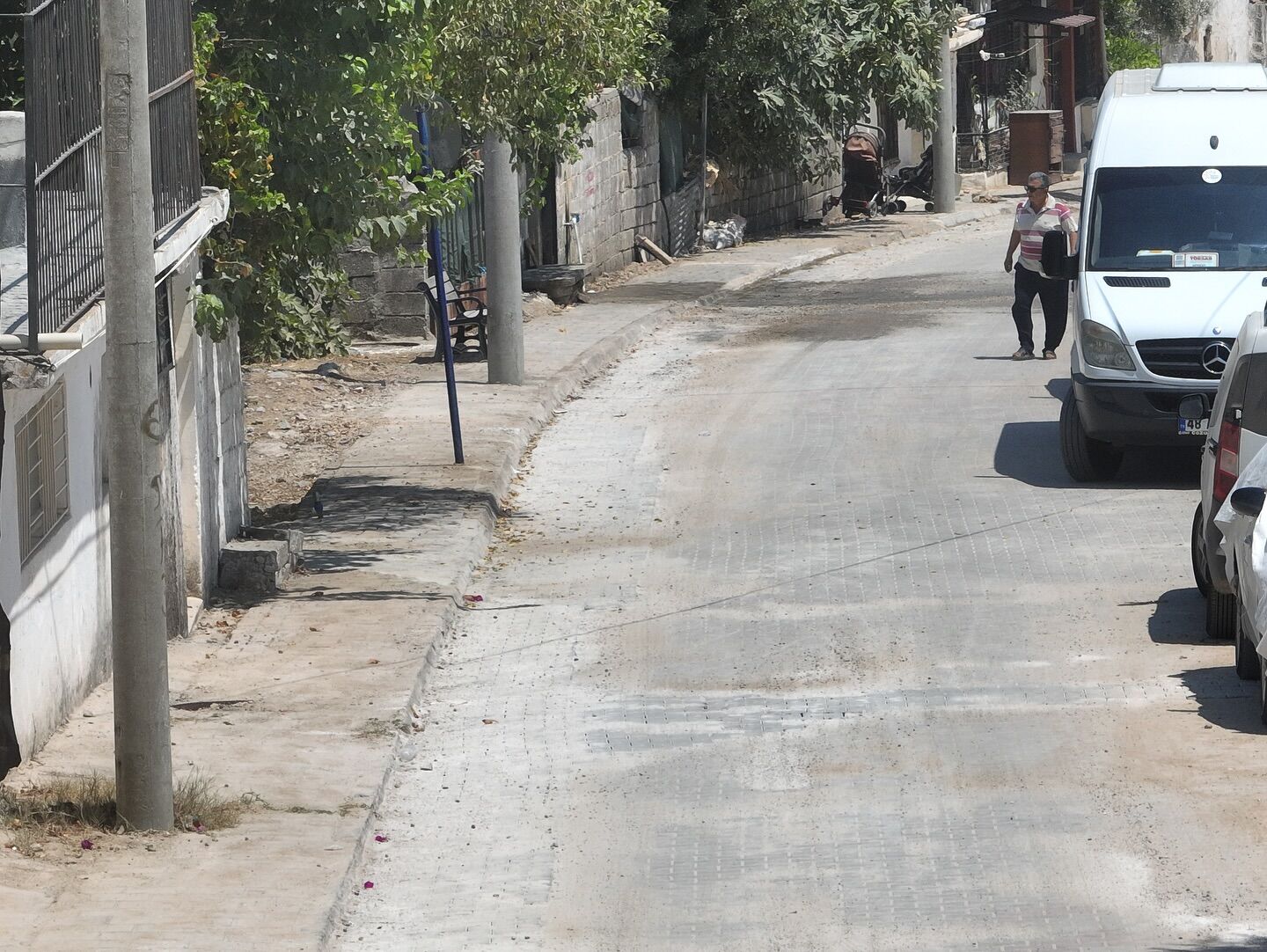 Kesikkapı Mahallesi’nde Alt Ve Üst Yapı Çalışmaları Sürüyor