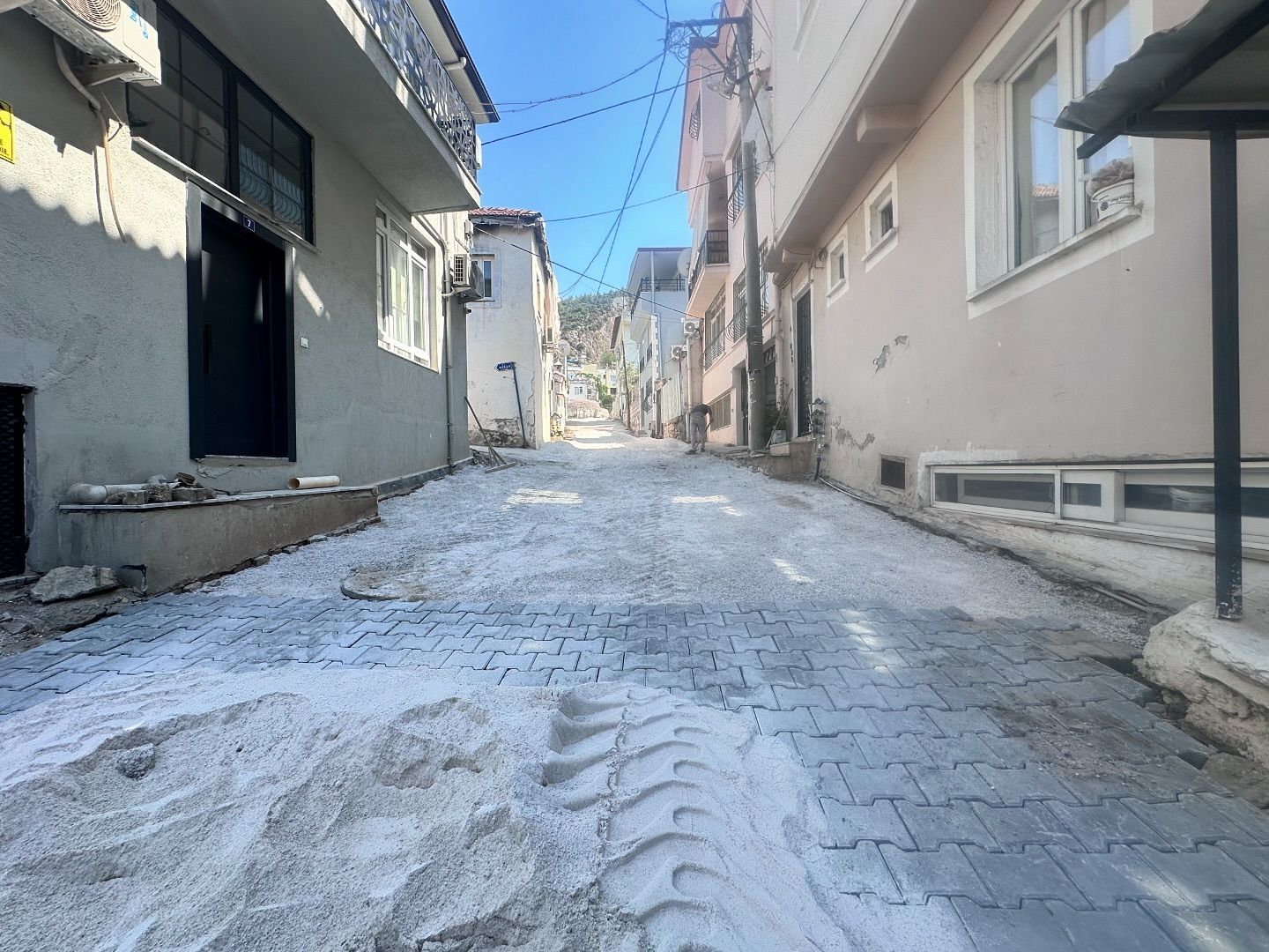 Kesikkapı Mahallesi’nde Alt Ve Üst Yapı Çalışmaları Sürüyor