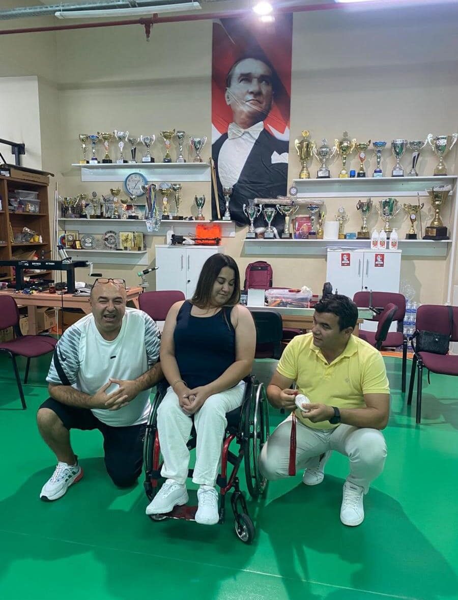 Şampiyon Sporcu Eroğlu, Fethiye'de Genç Sporcularla Buluştu
