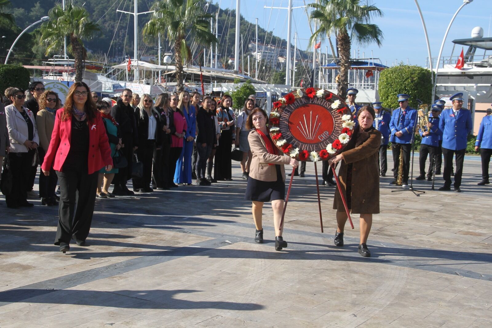 5 Aralık Dünya Kadın Hakları Günü'nde Fethiye'de Tören Düzenlendi