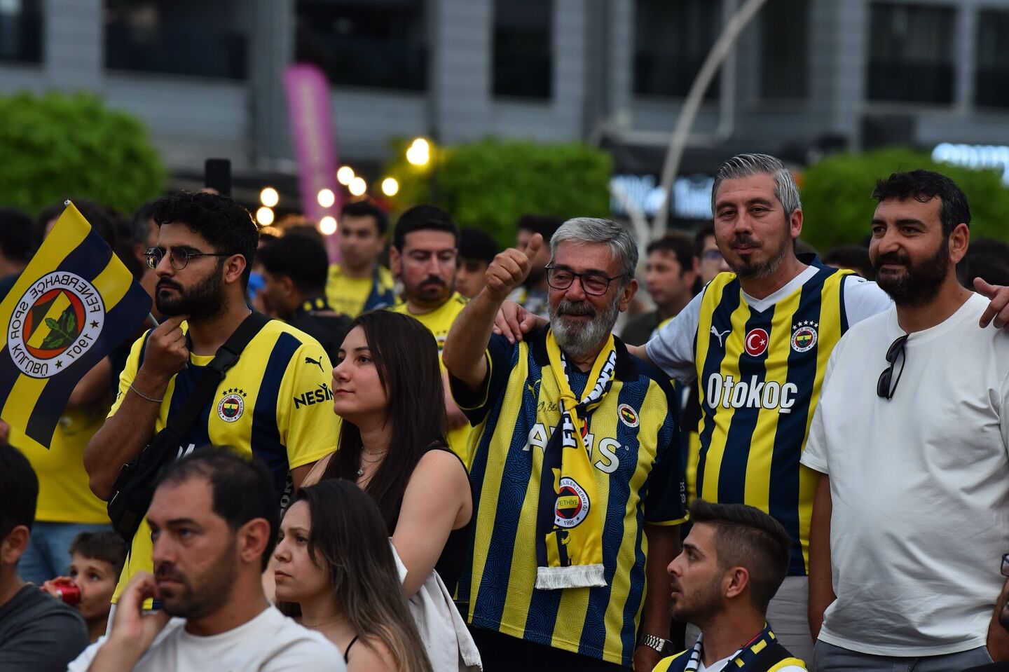 Fethiye Beşkaza Meydanı'nda Fenerbahçe Coşkusu