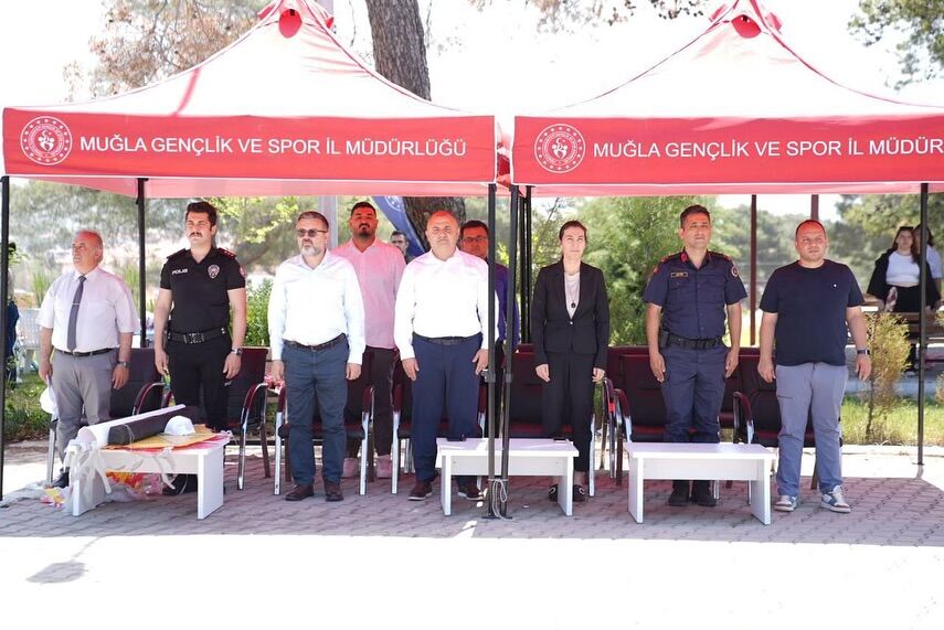 Seydikemer’de Gökyüzü Rengarenk Uçurtmalarla Süslendi