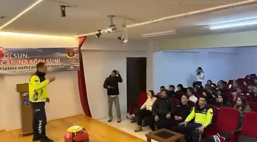 Muğla İl Jandarma Komutanlığı’ndan Öğrencilere Trafik Güvenliği Eğitimi
