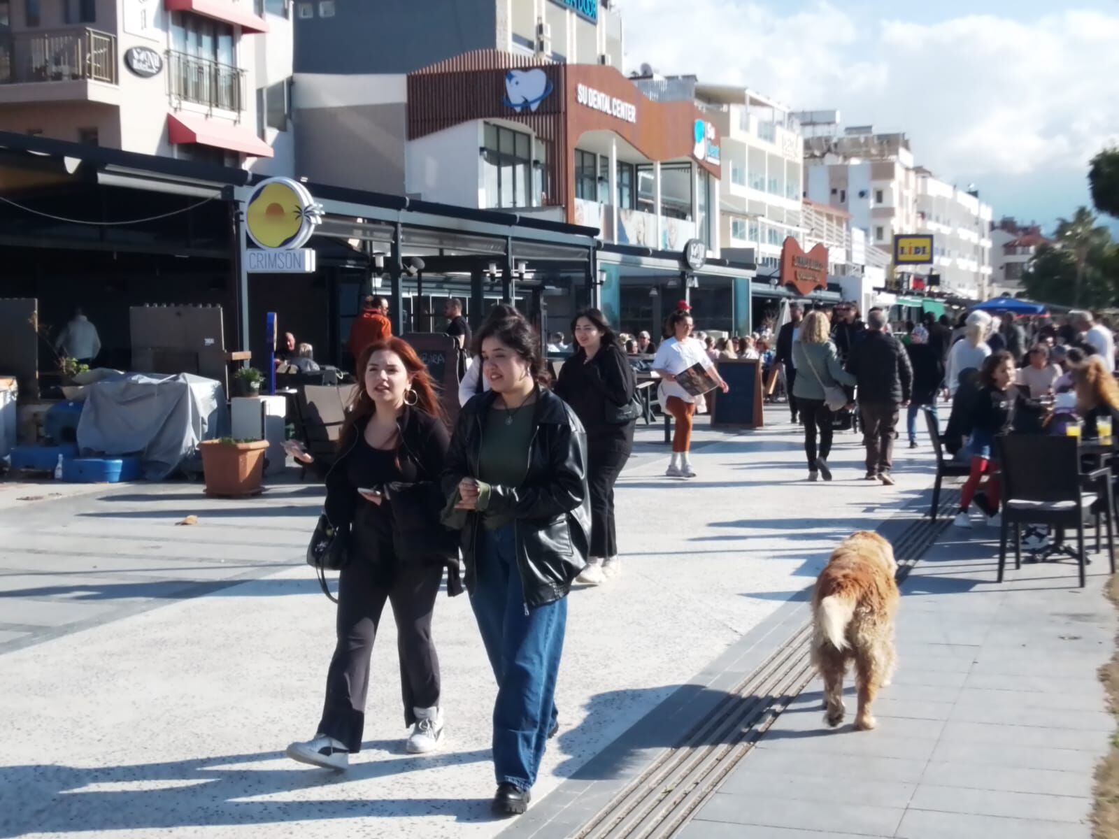 Fethiye'de Vatandaşlar Sahillere Akın Etti