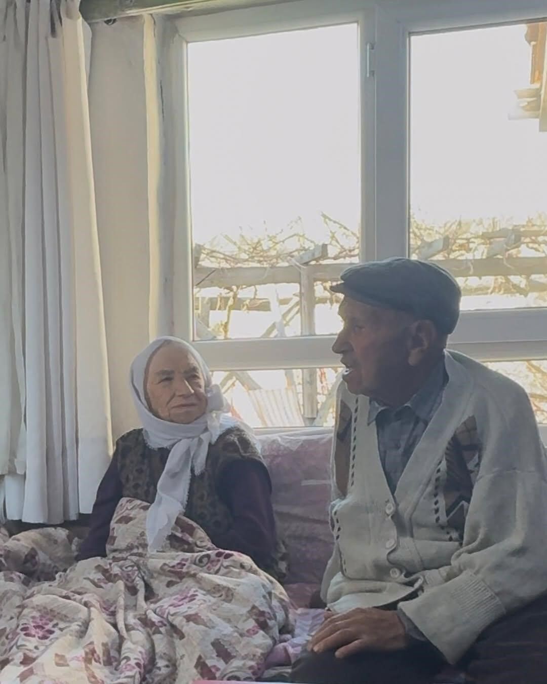 73 Yıllık Sevdası Gençlere Işık Tutuyor